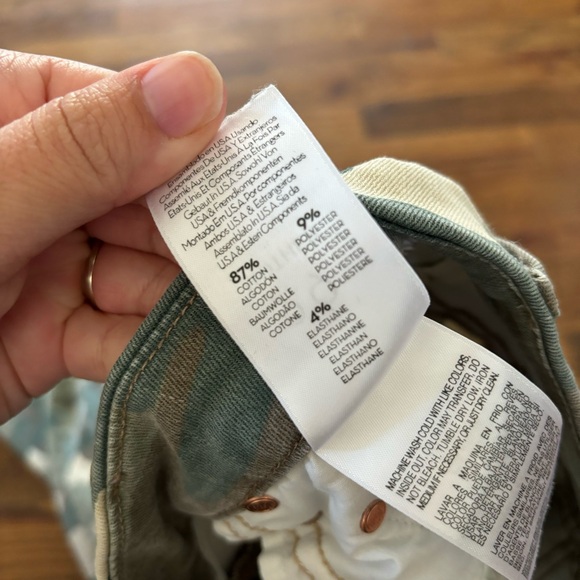 Mother High Waisted Looker Ankle Fray in See Me (Camo) - Picture 11 of 12